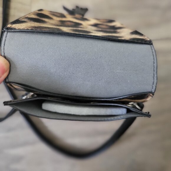 LEOPARED PRINT MINI CROSSBODY BAG WITH BLACK TASSEL - NEW WITH TAGS - Picture 3 of 4